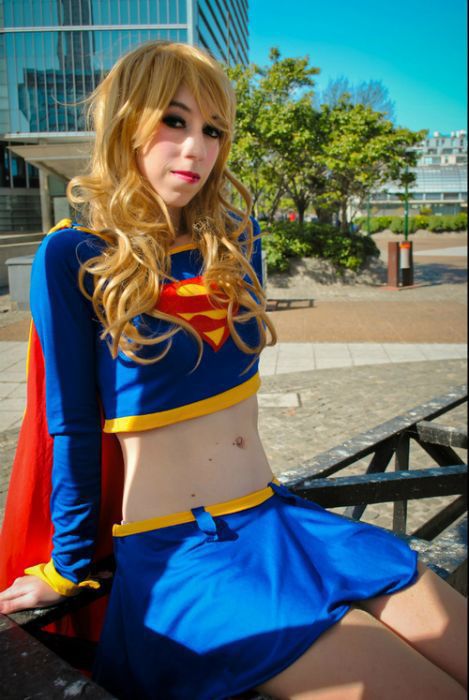 Cute Girls in Sexy Supergirl Costumes