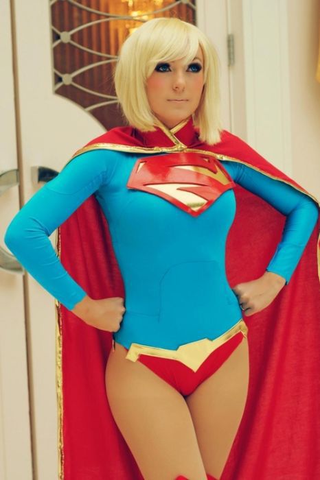 Cute Girls in Sexy Supergirl Costumes