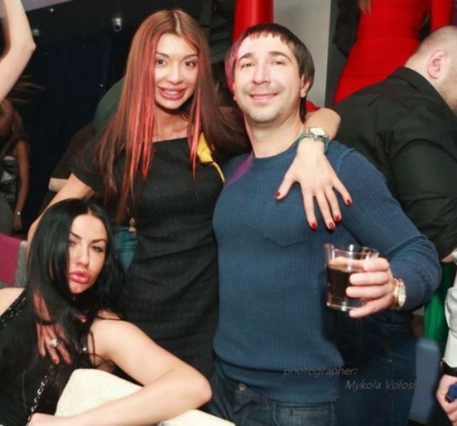 Ukraine Nightclub Girls Have the Same Sense of Style