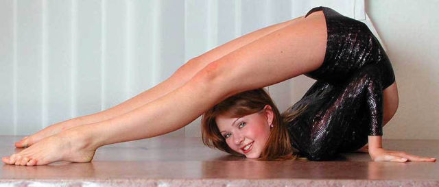 This Bendable Blonde Contortionist Is Sex on Legs