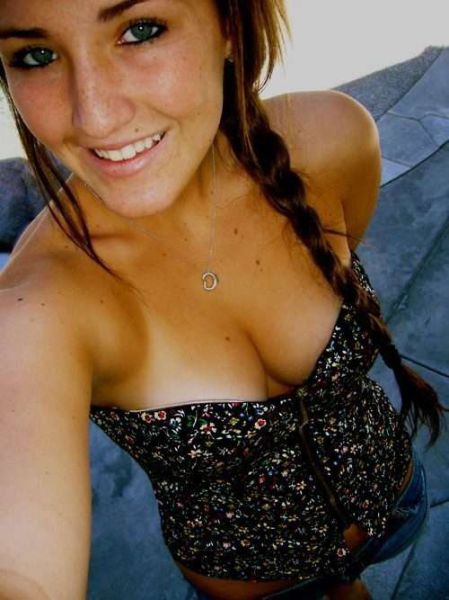 Good Cleavage Pictures