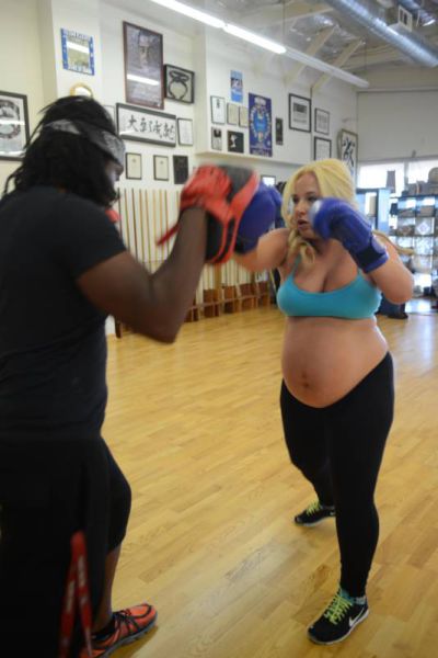 This Kickboxing Queen Doesn’t Stop for Anything