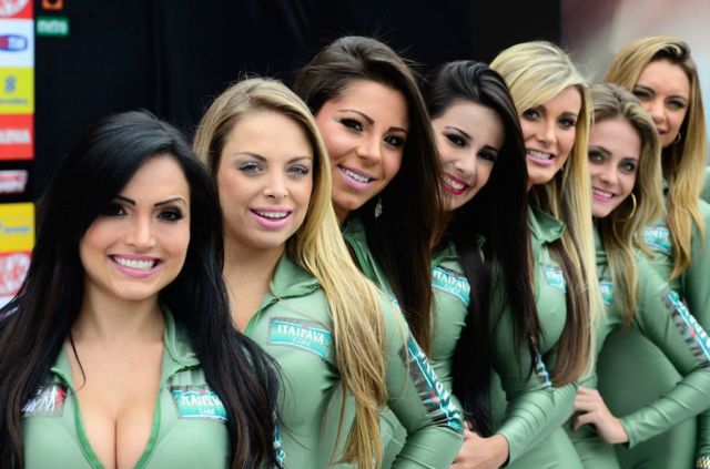 The Beautiful Brazilian Auto Show Girls Don’t Disappoint
