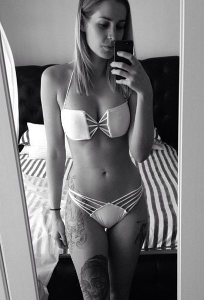 Girls Take Selfies to the Next Level of Hotness