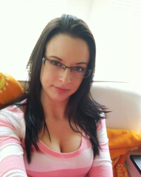 A Few Hot Girls Who Make Glasses Look Sexy