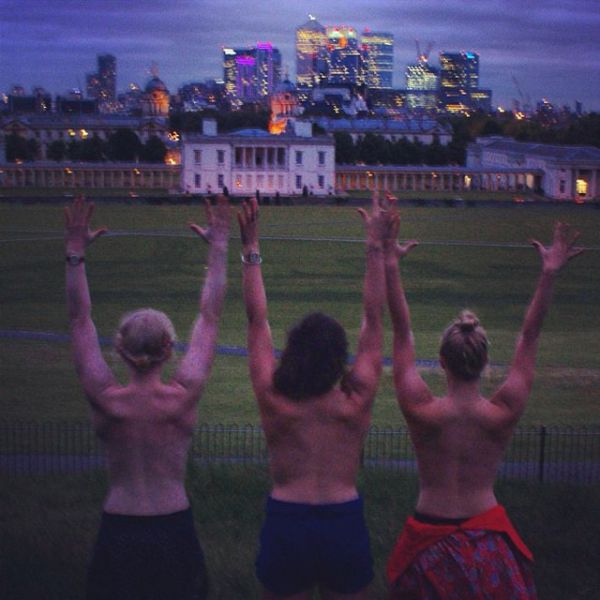 Topless Holiday Snaps Are the Newest Internet Trend