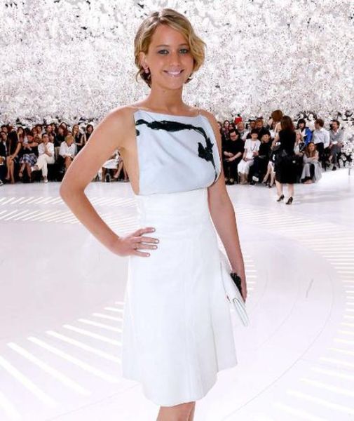 Jennifer Lawrence Looks Sensational in Side-Boob Showing Dress in Paris
