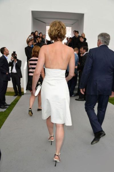 Jennifer Lawrence Looks Sensational in Side-Boob Showing Dress in Paris
