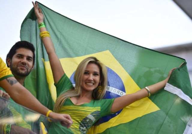 Beautiful Girls Who Came Out to Support Their World Cup Teams