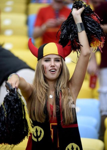 Beautiful Girls Who Came Out to Support Their World Cup Teams