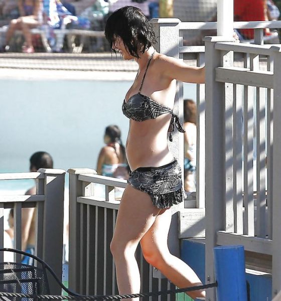 Katy Perry Loses Her Undies in a Water Park