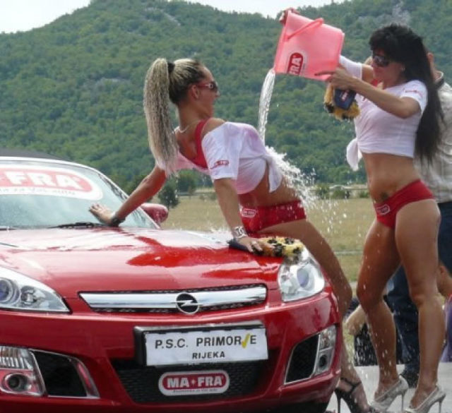 Girls Who Make Washing a Car Look Sexy