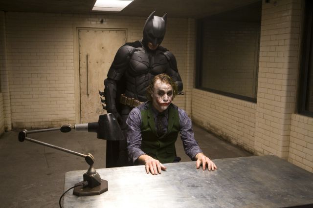 Photos Taken on Set During “The Dark Knight” Interrogation Scene (32 ...