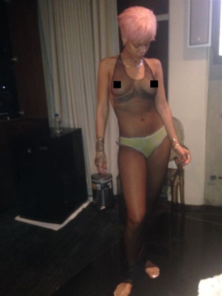 Private Cell Phone Pics of Celebs That Have Been Leaked Online