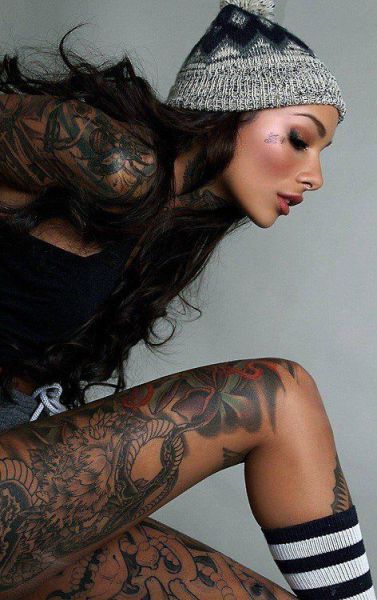 Sexy Girls Showing Off Stunning Tattoos