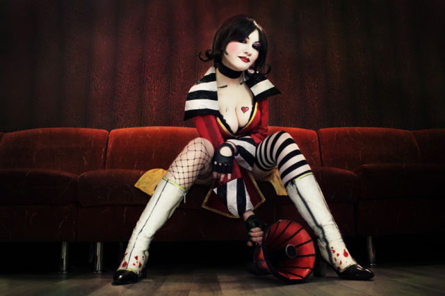 A Mad Moxxi Cosplay That Is Marvellously Sexy