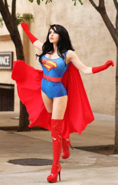 This Lady Does Supergirl Cosplay Perfectly