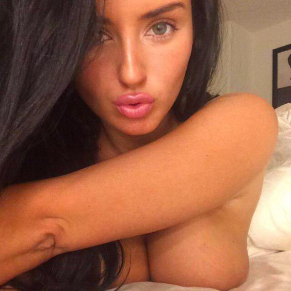Abigail Ratchford Is another Beautiful Goddess on Instagram