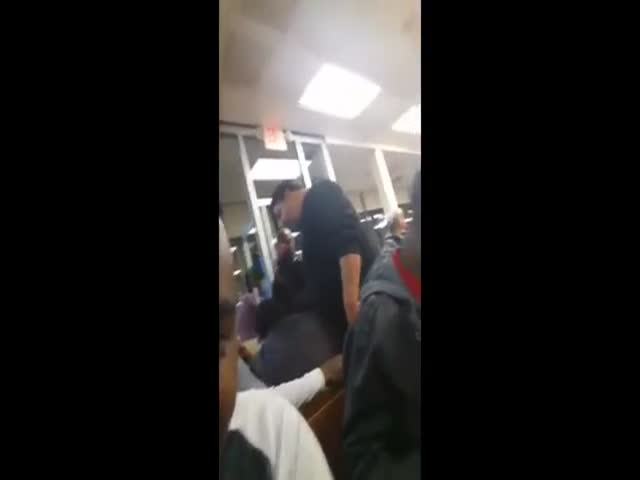 Big Trucker Threatens Woman Beater inside a Waffle House  (VIDEO)