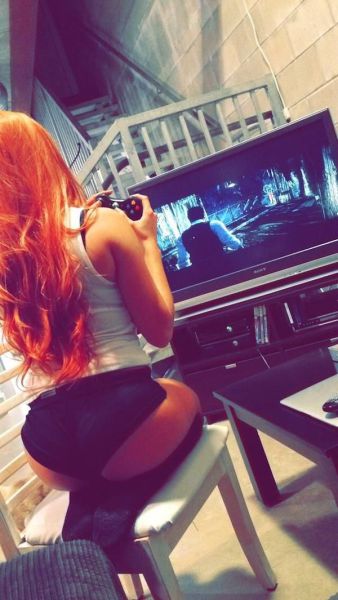 Hot Girls That Might Make You Want to Become a Gaming Geek