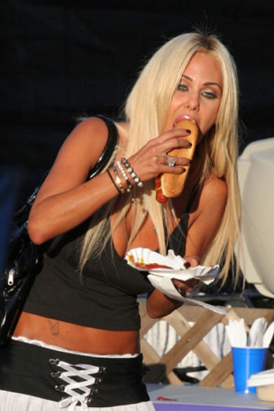 Hot Dog Eating Girls Are Hot
