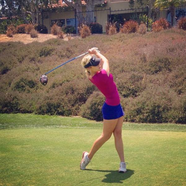 This Girl Makes Golfing Look Sexy