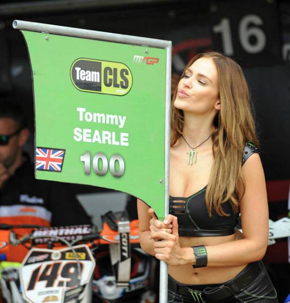 Sexy Race Girls Are the Best Part of Motorsports