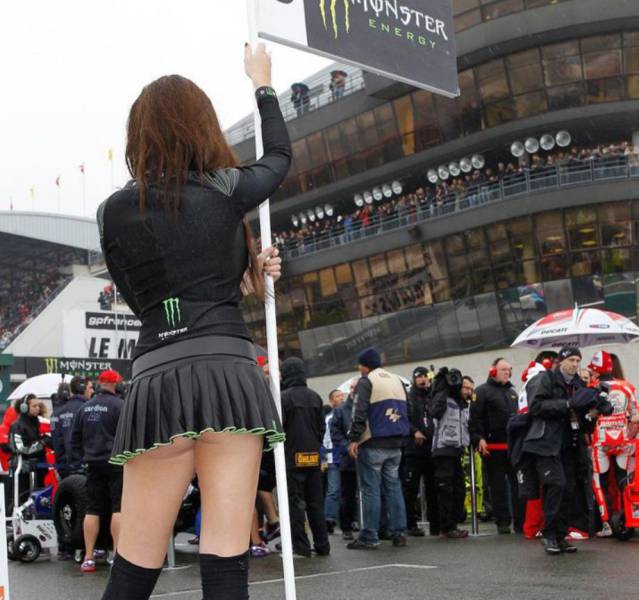 Sexy Race Girls Are the Best Part of Motorsports