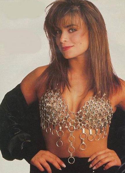 The Hottest Female Celebs of the 80s