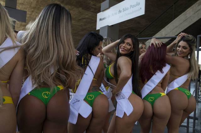 Miss Bumbum 2015 Contestants Take to the Streets in Brazil