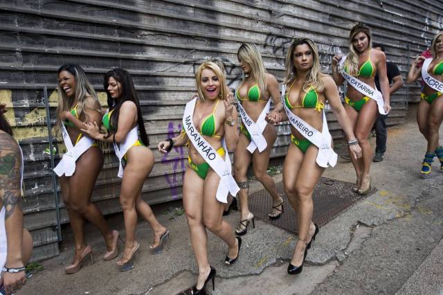 Miss Bumbum 2015 Contestants Take to the Streets in Brazil