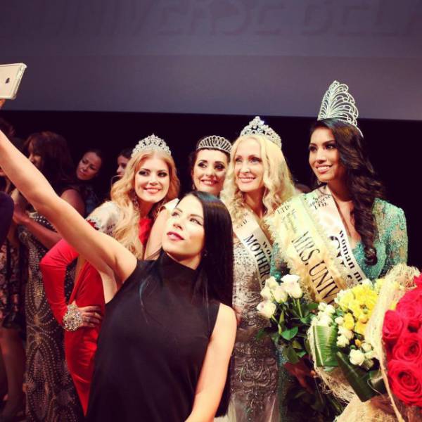 Canadian Beauty Ashley Burnham Wins the Title of Mrs Universe 2015