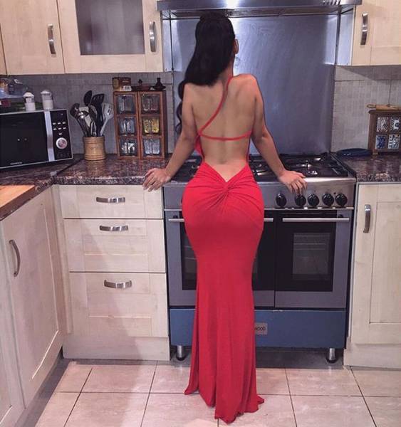 Skin-tight Dresses Are a Stunning Invention