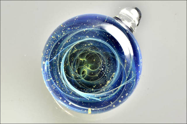 These Beautiful Decorative Ornaments Capture Outer Space in a Glass