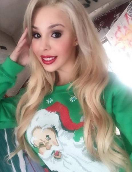 Christmas Sweaters Look Better on Girls as Hot as This