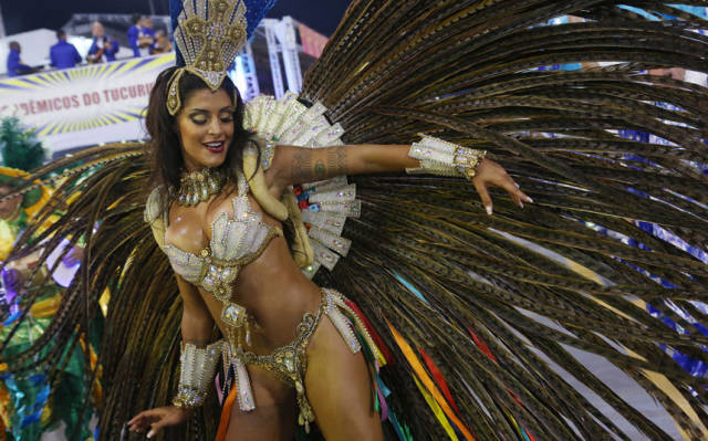 These Sexy Samba Dancers Are a Feast For The Eyes