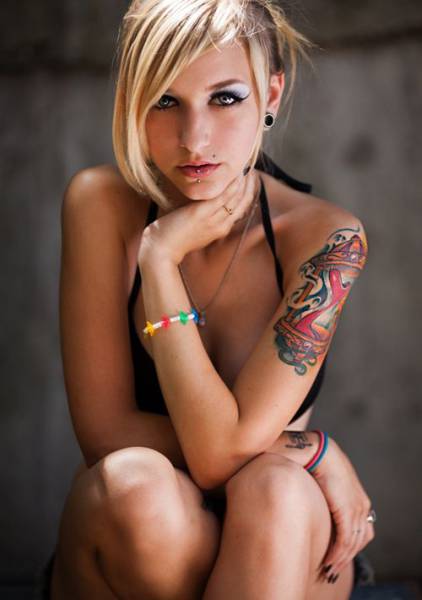Girls Who Make Tattoos Look Hot