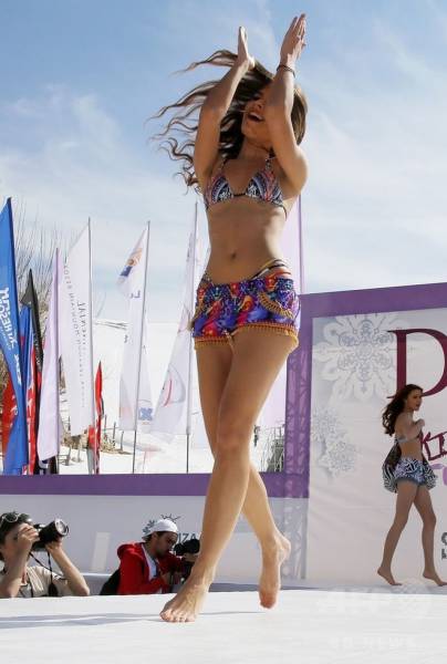Half-Naked Beauties Walk-Through In Underwear At A Fashion Show In Lebanon