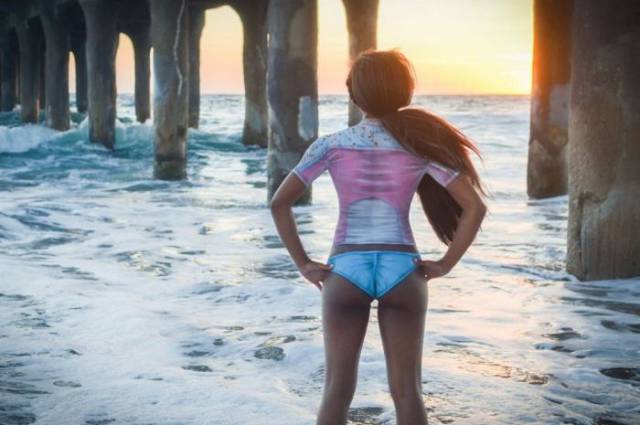 Sexy Surfer Girls Wearing Body Paint Instead Of A Wetsuit