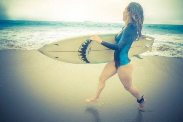 Sexy Surfer Girls Wearing Body Paint Instead Of A Wetsuit