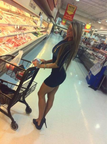 Hot Women Do Grocery Shopping Too