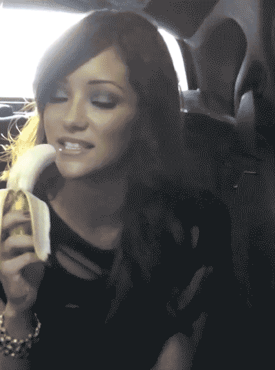 When Girls Eat Bananas It Looks Very... Um... Yummy