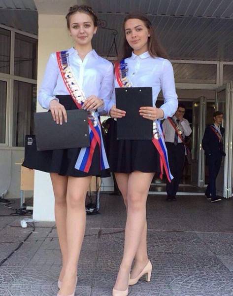 Lovely Russian Schoolgirls On Their Graduation Day 29 Pics