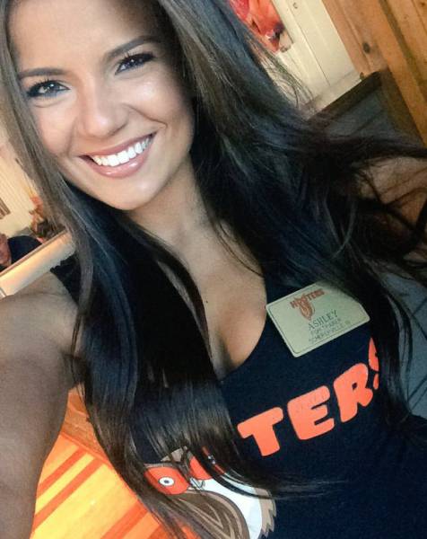Delicious Hooters Babes