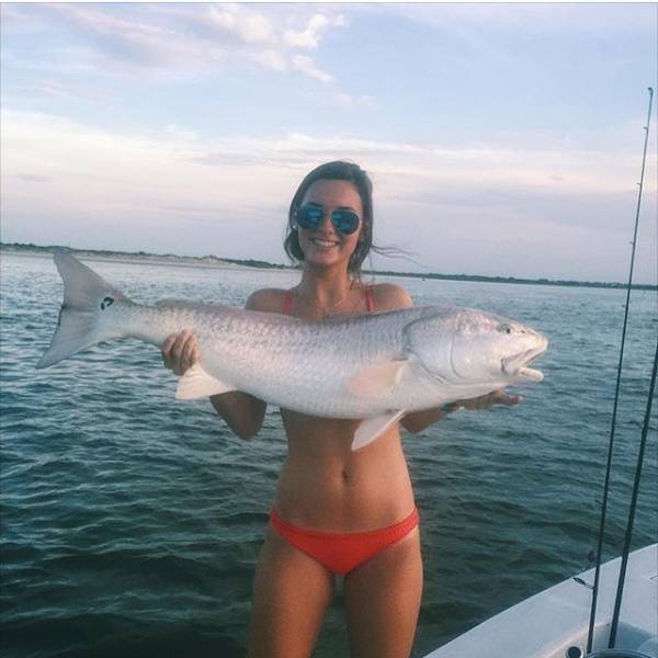 "Fishbras": The Latest Bizarre Trend In Instagram