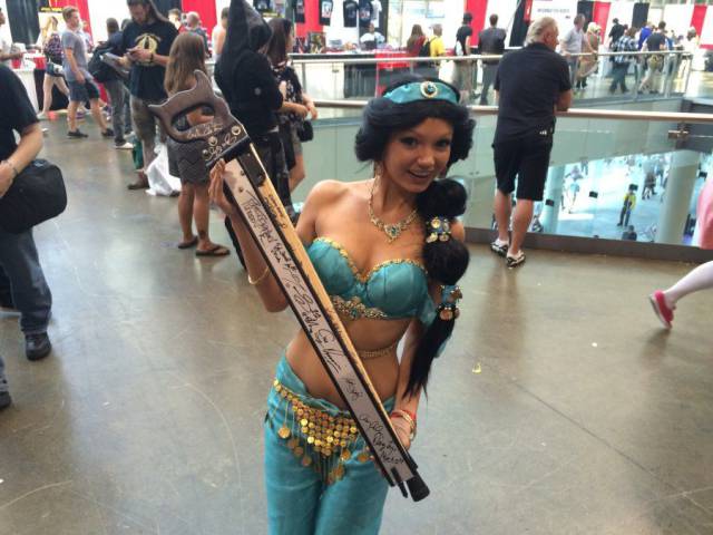 This “Nerd Cane” Was Lucky Enough To Be Held By Some Of The Most Beautiful Cosplayers