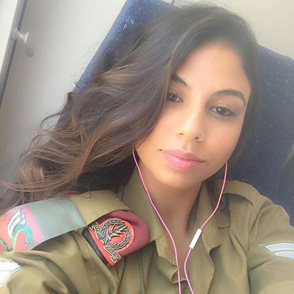 There Are Some Seriously Beautiful Girls In The Israeli Defense Forces