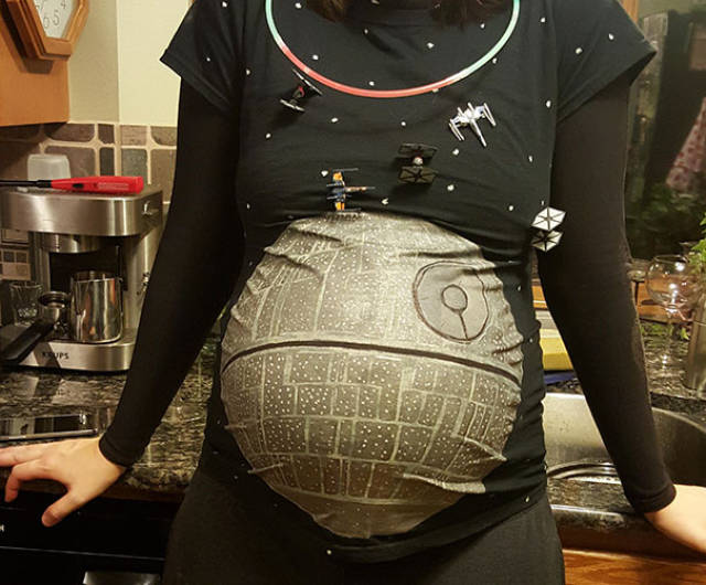 Pregnant Women Who Nailed Their Halloween Costumes