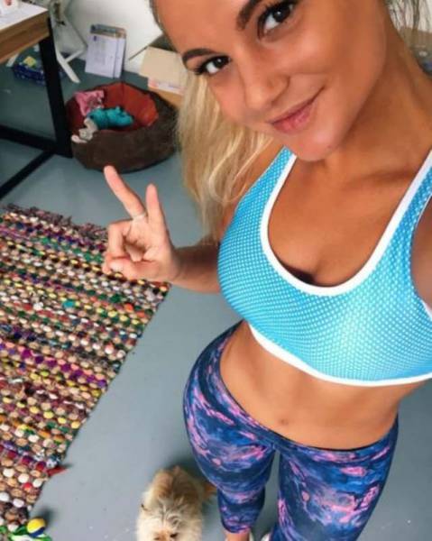 Fit Girls In Sports Bras Are Sexy AF