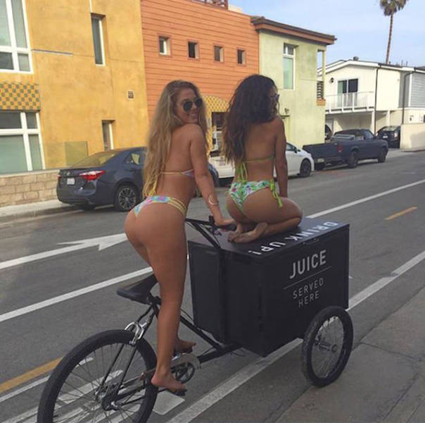 Sexy Girls On Bicycles Will Put You Instantly In A Good Mood